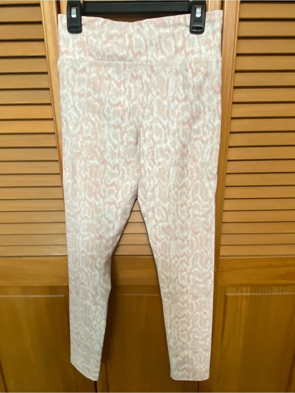 Old Navy Pink and Cream Patterned Active Leggings